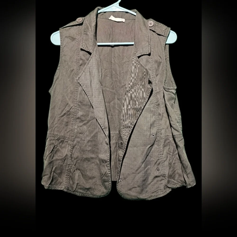 Altar'd State Green Cargo Vest Size Small EUC PTP 19 - Picture 1 of 3